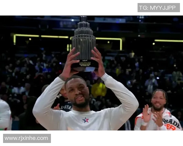 足球明星利拉德的传奇故事与成就解析